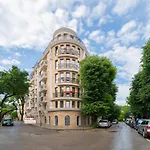 Greek Quarter Flat Two Br Next To Sea Garden *