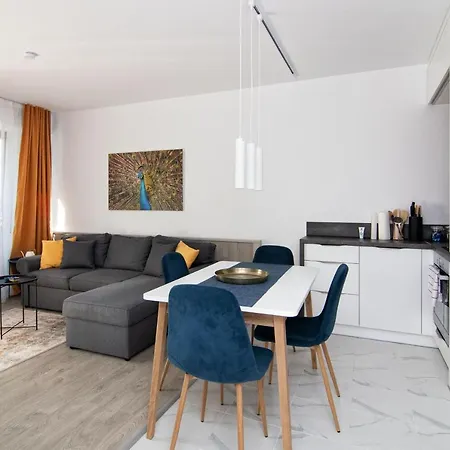 Greek Quarter Flat Two Br Next To Sea Garden فارنا