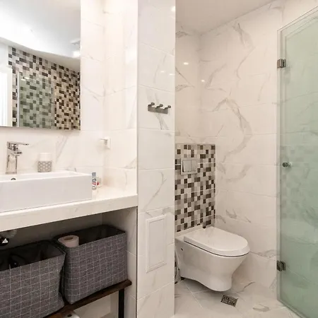 Greek Quarter Flat Two Br Next To Sea Garden * 瓦爾納