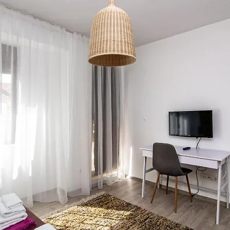 Greek Quarter Flat Two Br Next To Sea Garden * 瓦爾納